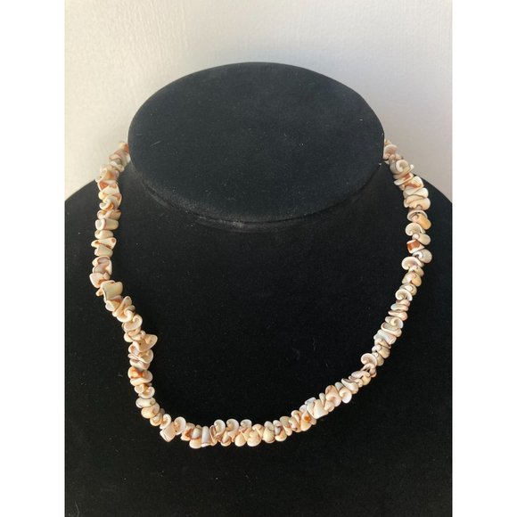 90s Y2K 18in Hawaiian Natural Brown Luhuanus Curly Shell Choker Necklace - Picture 2 of 5